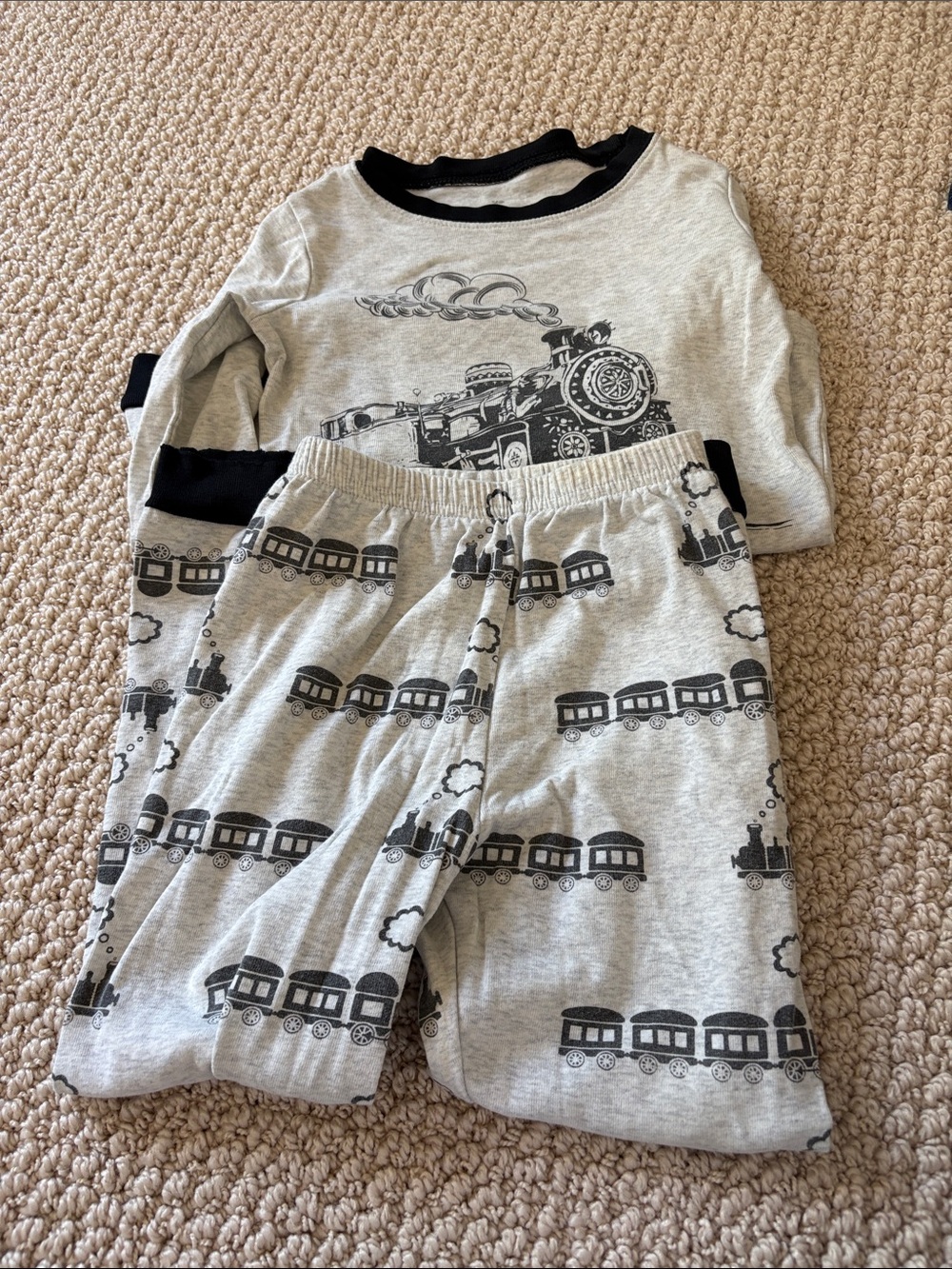 Boys Gray Train-Print Pajama Set 4T